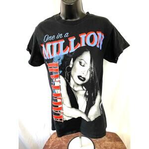 Aaliyah One in a Million Graphic T-Shirt Size Small